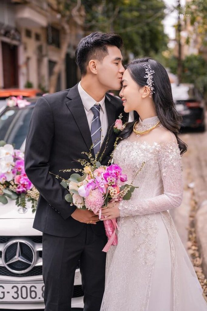 Hà Đức Chinh Khoe Ảnh Rước Nàng Về Dinh Vào Ngày Đẹp Nhất Trong Năm