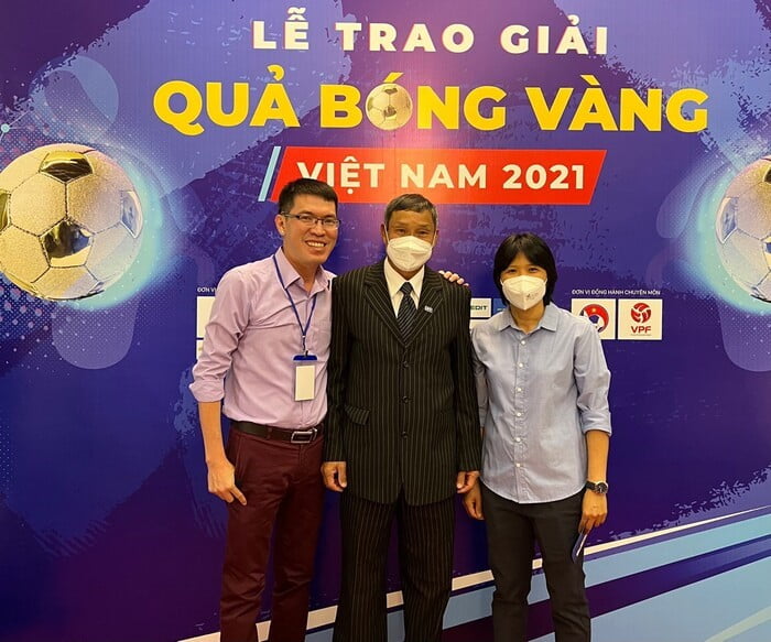 Chiếc Áo Sơ Mi Cũ Kỹ Của Nữ Tướng Kim Chi