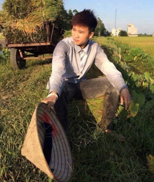 Đời Con Gái Đi Đá Bóng Khổ Lắm: Đừng Nói Chuyện Vĩ Mô, Họ Đá Tốt Chỉ Mong Thưởng To!