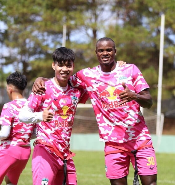 Hagl Công Bố Danh Sách Dự V.league 2022, Kiatisuk Chưa Chốt Đội Trưởng