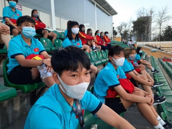 Những Cô Gái Không Quà Cũng… Không Hoa Ngày Valentine