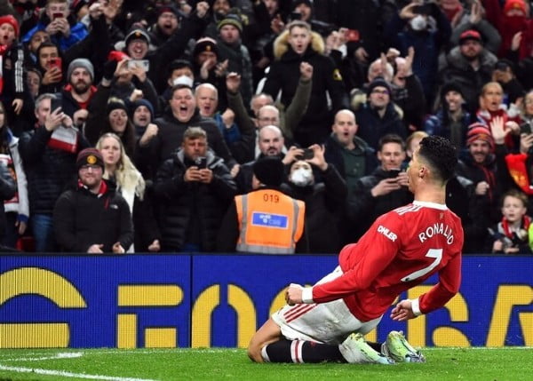 Ronaldo Ghi Bàn Trở Lại, Sir Alex Nở Nụ Cười Rạng Rỡ