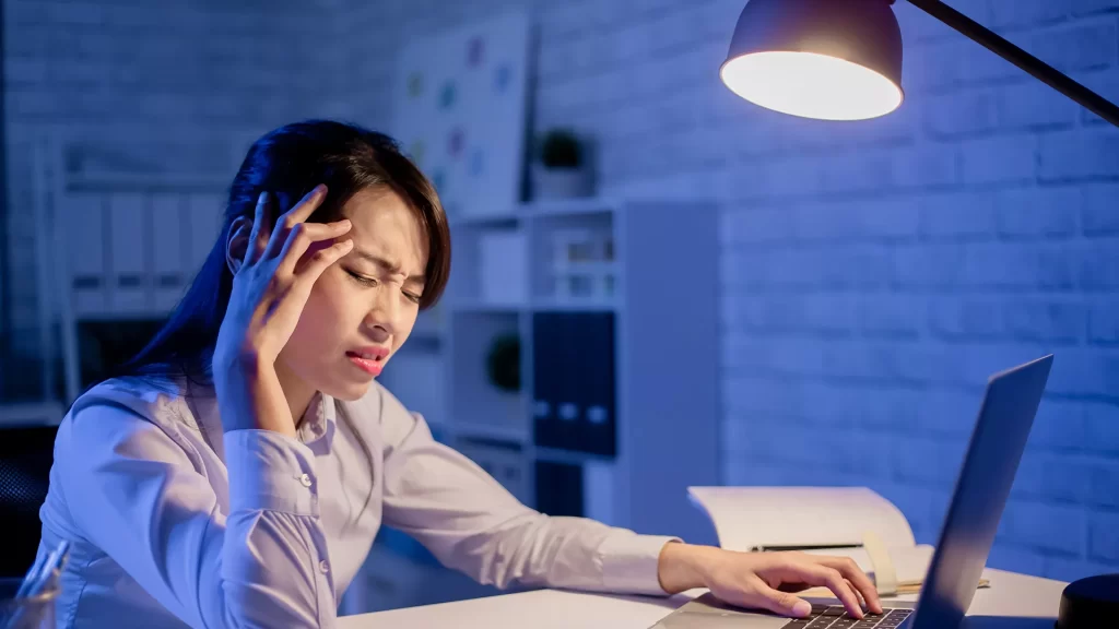 Bác Sĩ Cho Biết Về Nguy Cơ Sử Dụng Thuốc Giảm Đau Khi Đau Đầu