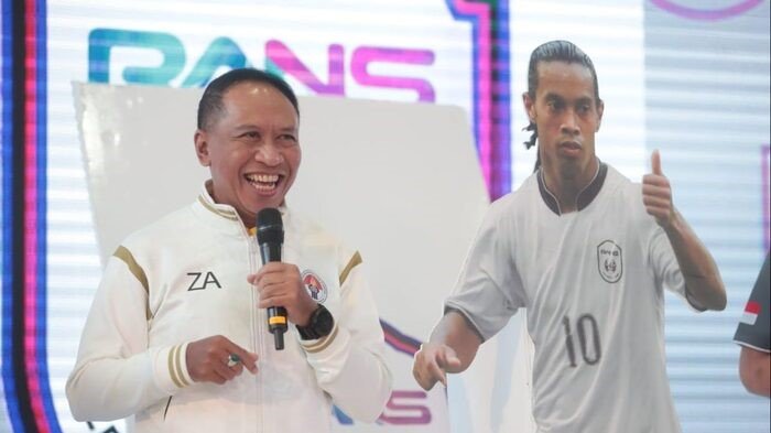 Sự Thật Chuyện Ronaldinho Qua Indonesia Thi Đấu