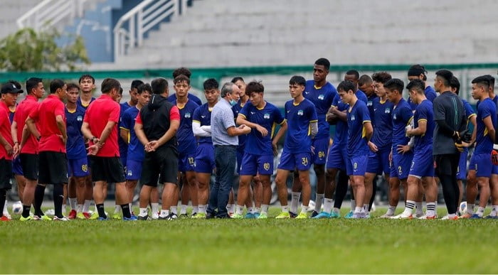 Bầu Đức Lên Tinh Thần Cho Hagl Trước Ngày Đá Afc Champions League 2022
