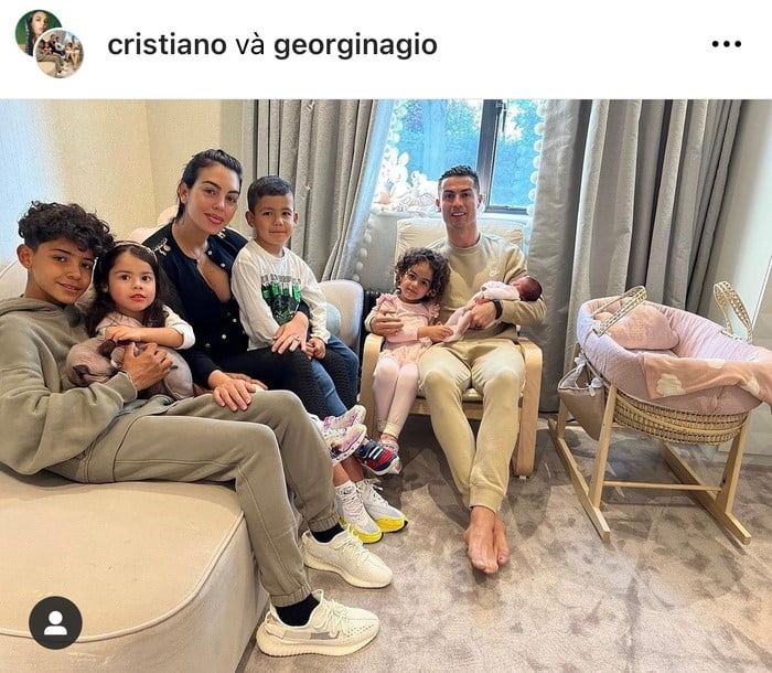 Ngôi Sao Ronaldo Đã Thông Báo Gia Đình Anh Vừa Đón Con Gái Về Nhà.