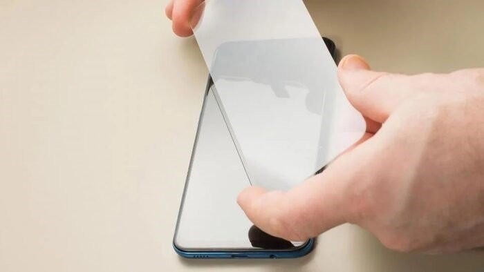 Smartphone Có Cần Miếng Dán Bảo Vệ Màn Hình?