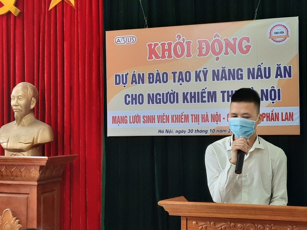 Chàng Sinh Viên Khuyết Tật Và Khát Vọng Cống Hiến