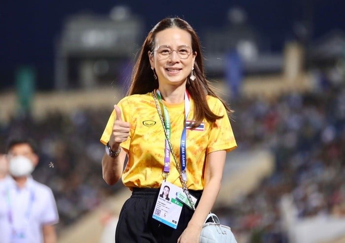 Madam Pang Và Hlv Thái Lan Thách Thức Ông Park