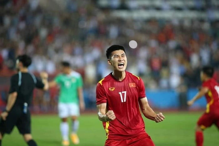 Chàng Trai Gây Sốt Tại Trận Mở Màn Của U23 Tại Sea Games 31 Gọi Tên Nhâm Mạnh Dũng
