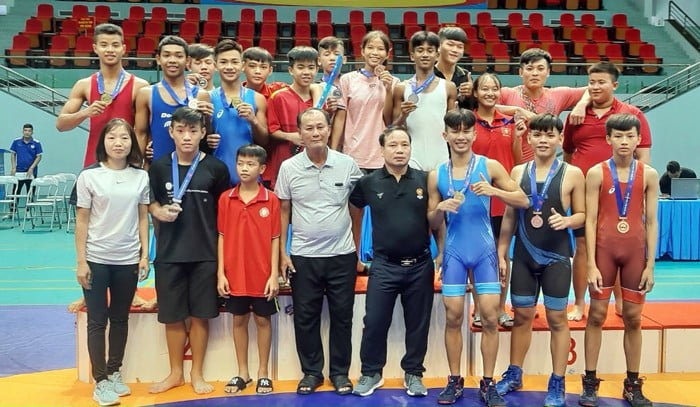 Trung Tâm Hlttqg Cần Thơ Gây Bất Ngờ Lớn Tại Giải Vật Tự Do, Vật Cổ Điển Năm 2022