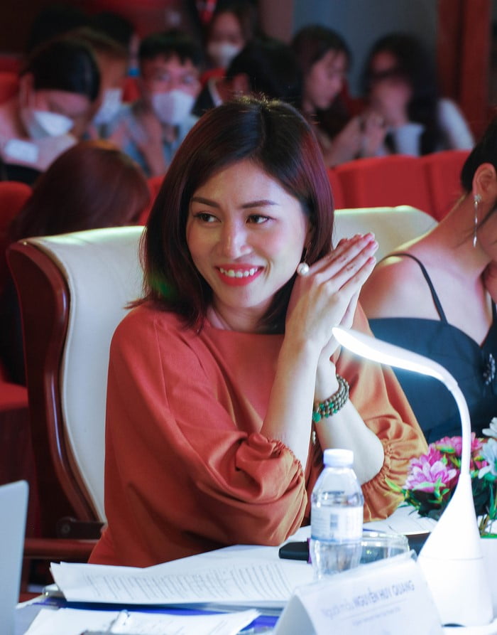 Đạo Diễn Catwalk Thanh Huyền Nguyễn: 'Duyên Dáng Ngoại Thương 2022 Hội Tụ Nhiều Thí Sinh Xuất Sắc'