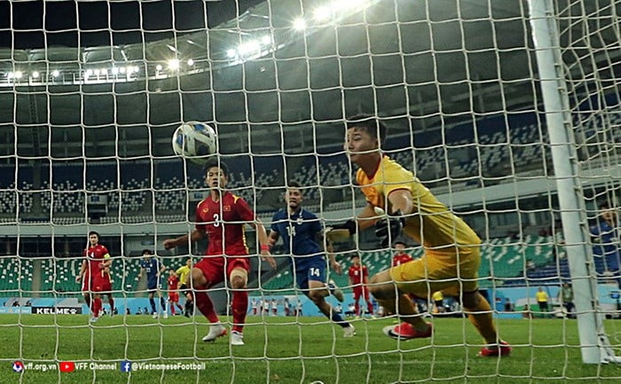 Thông Tin Mới Nhất Về Tình Trạng Chấn Thương Của Thủ Môn Văn Toản Và Danh Trung