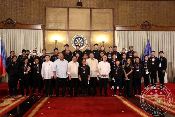 Tổng Thống Rodrigo Roa Duterte Vinh Danh Các Vđv Của Philippines Giành Huy Chương Sea Games 31
