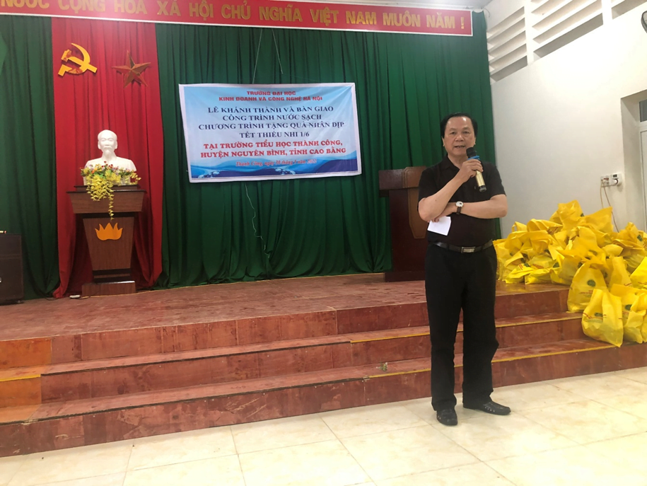 Hoạt Động” Hỗ Trợ Giáo Dục” Của Công Đoàn Trường Đại Học Kinh Doanh Và Công Nghệ Hà Nội Tại Cao Bằng