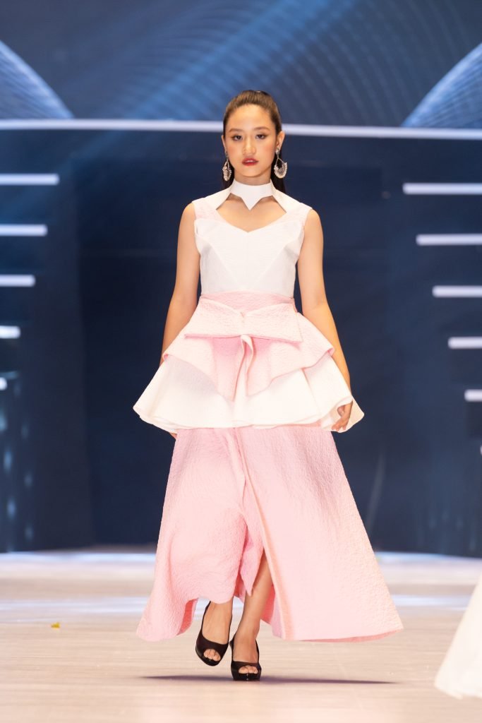 Màn Catwalk “Lịm Tim” Của Dàn Mẫu Nhí Xinh Đẹp Tại Đại Hội Siêu Mẫu Nhí 2022