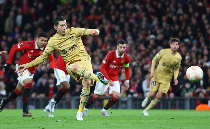 Ngược Dòng Ngoạn Mục, Manchester United Loại Barcelona Khỏi Europa League