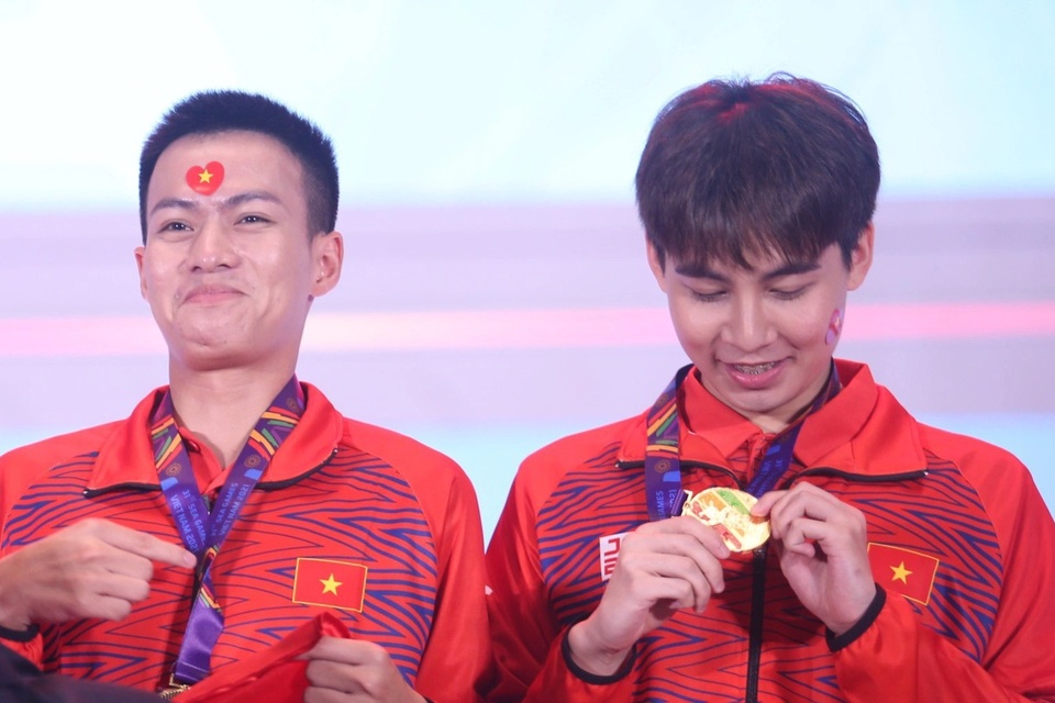 Esports Việt Nam Sẽ Có Giải Thưởng Như Quả Bóng Vàng