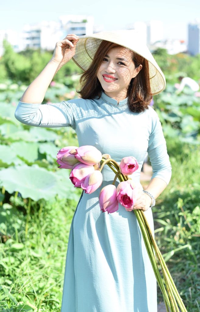 Thơ Nguyễn Văn Long: Em Đừng Hẹn Trăng Điền
