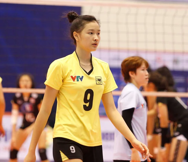 Hoa Khôi Bóng Chuyền 9X Long An Dáng Xinh Chuẩn Hoa Hậu