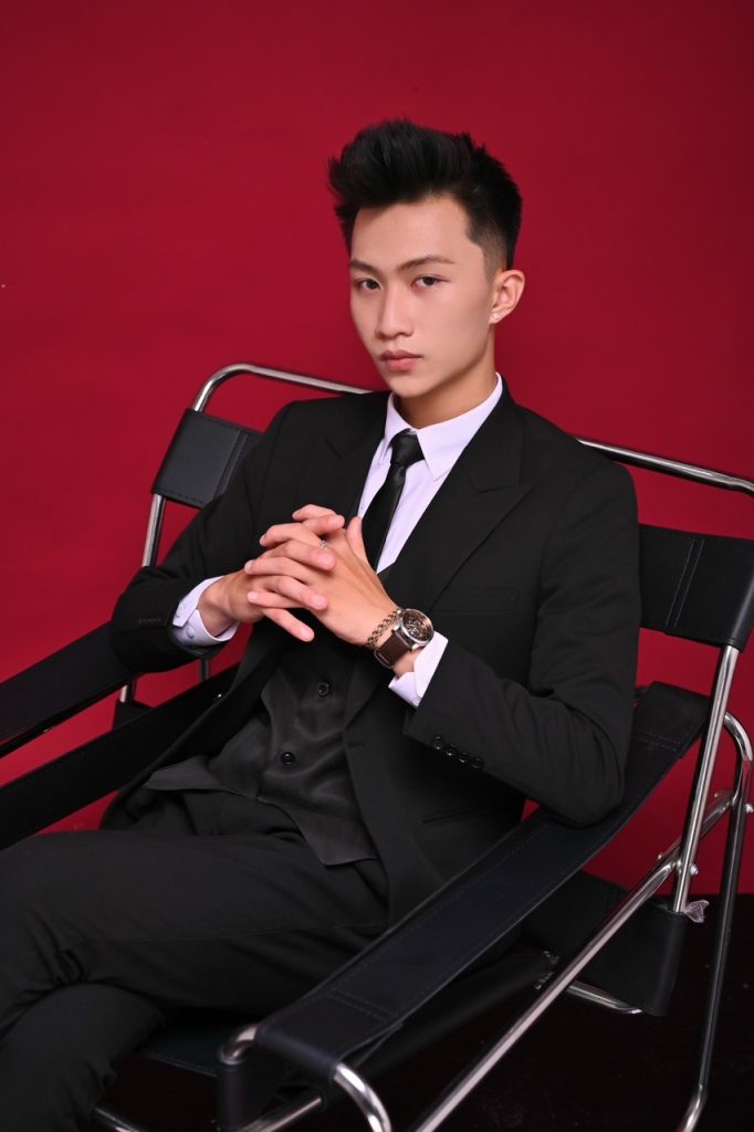 Nụ Cười Bừng Thật Tươi