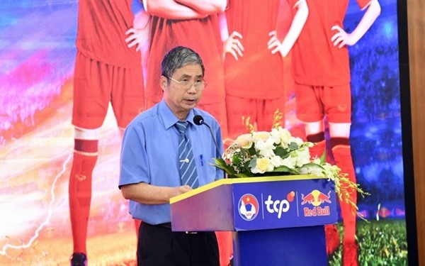 Công Ty Tcp Việt Nam - Red Bull Trao Tặng Hơn 1 Tỷ Đồng Cho Đội Tuyển Bóng Đá Nữ Việt Nam