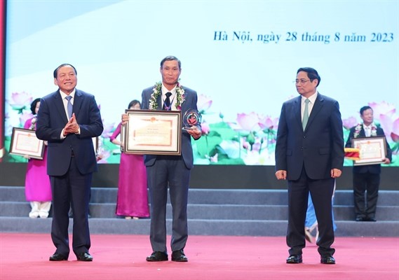 Hlv Mai Đức Chung Được Tuyên Dương Gương Điển Hình Tiên Tiến Ngành Văn Hóa Toàn Quốc Năm 2023