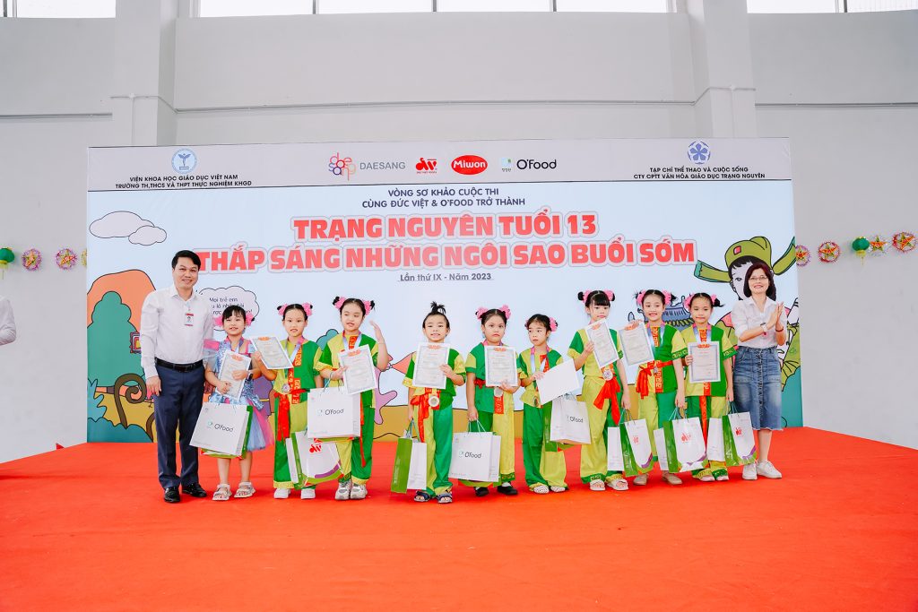Thực Nghiệm Náo Nức, Vui Tươi