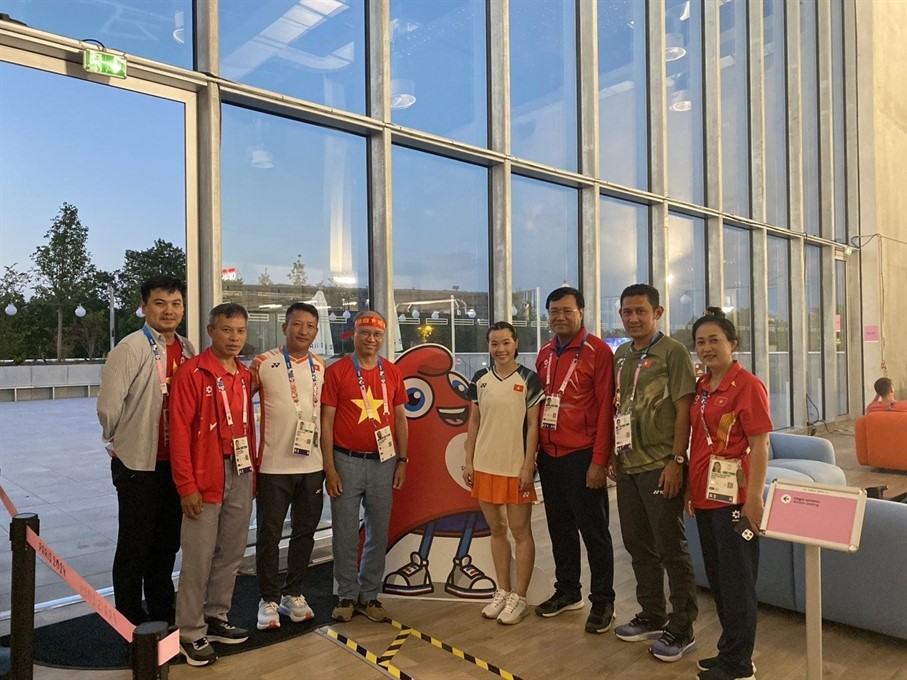 Đại Sứ Đặc Mệnh Toàn Quyền Việt Nam Chúc Mừng Thành Tích Của Tay Vợt Nguyễn Thùy Linh