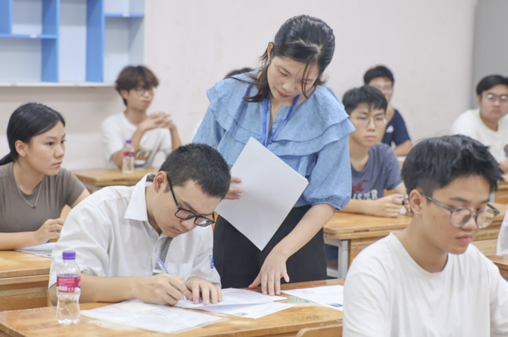 Kỳ Thi Tốt Nghiệp Thpt 2025 Chính Thức Bắt Đầu: Gần 1,17 Triệu Thí Sinh Đã Sẵn Sàng Vượt Vũ Môn