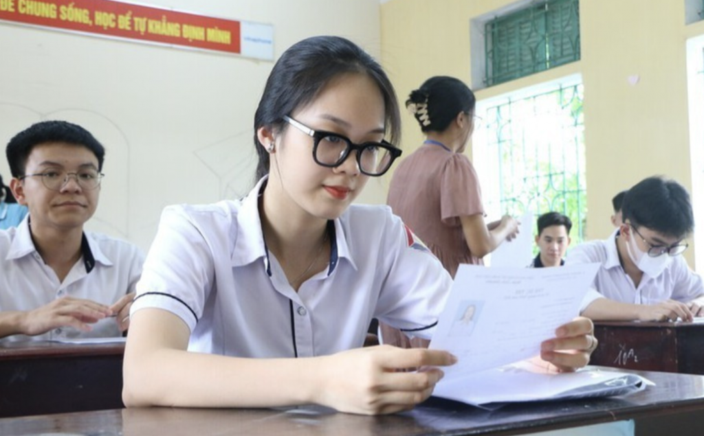 Hơn 1,1 Triệu Sĩ Tử Bước Vào Kỳ Thi Tốt Nghiệp Thpt 2025: Lịch Sử Mở Ra Từ Ngưỡng Cửa Đổi Mới