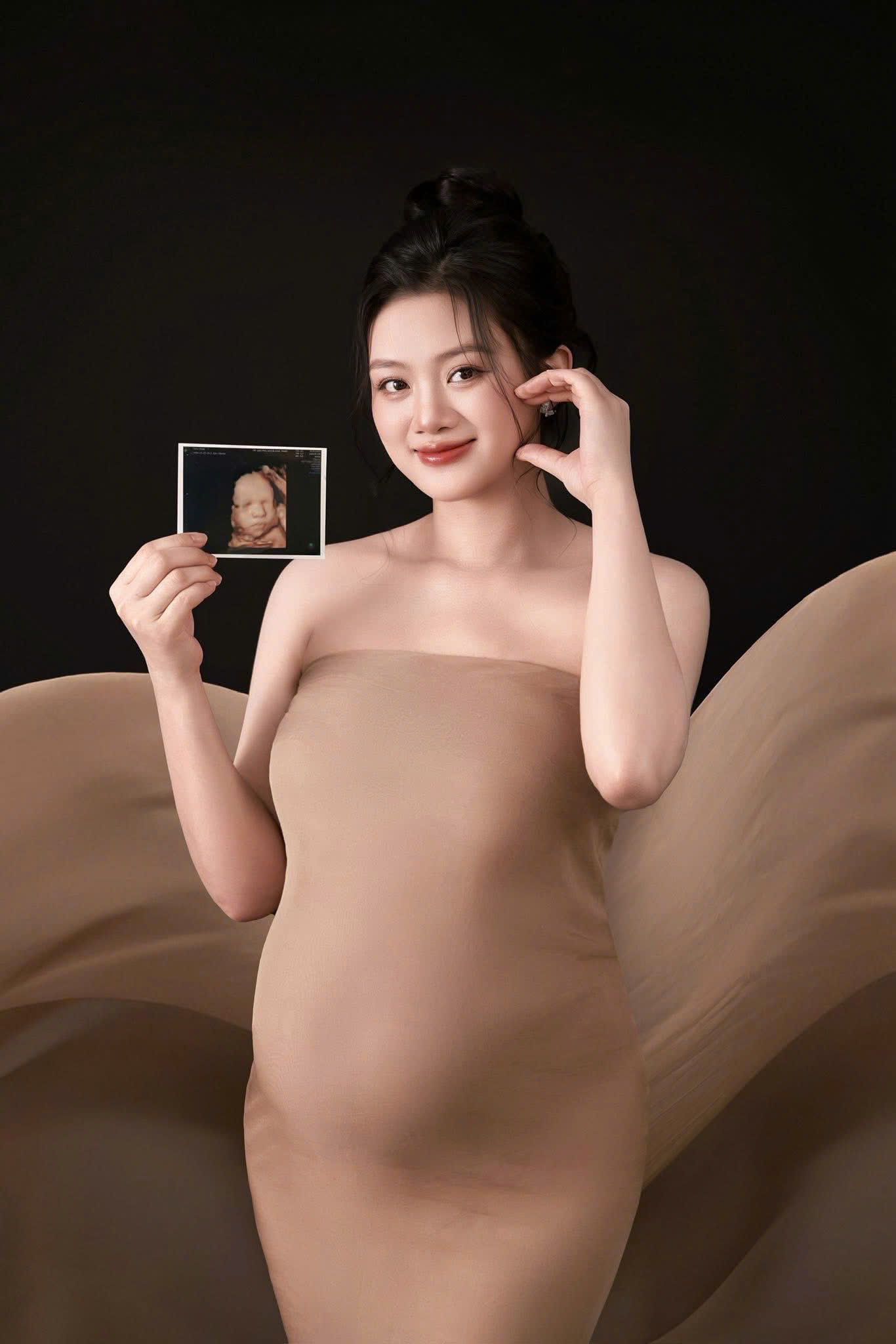 Nguyễn Thu Hoài: Từ Hoa khôi bóng chuyền đến thiên chức làm mẹ – Hành trình rực rỡ và đầy cảm hứng
