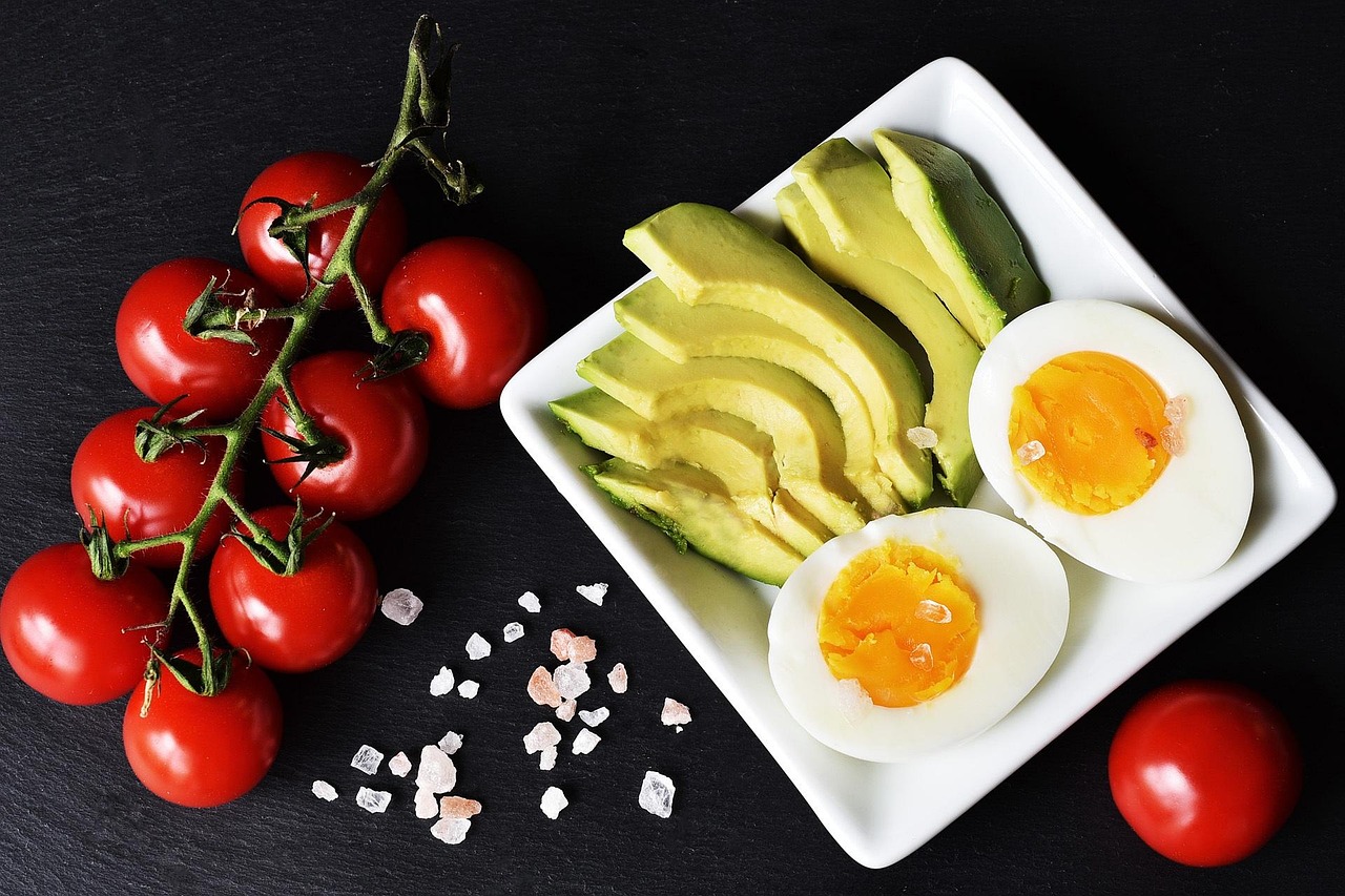 Keto & Mediterranean: Hai xu hướng “ăn sạch” hỗ trợ giảm cân – hạ áp hiệu