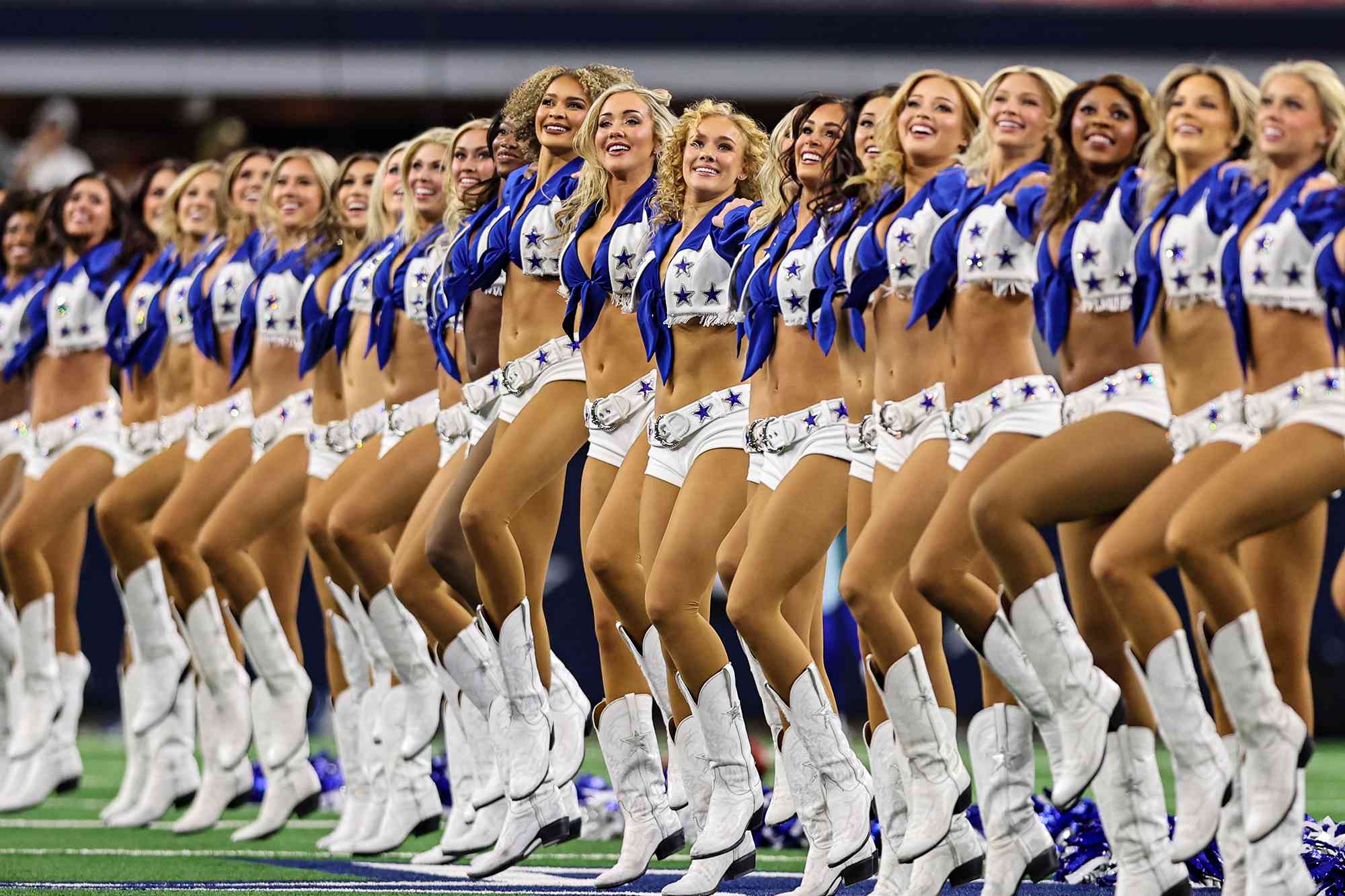 “Boot Buddy” – Từ Sân Tập đến TikTok: Khi Dallas Cowboys Cheerleaders Gây Bão Bằng Tình Bạn & Hậu Trường Hài Hước