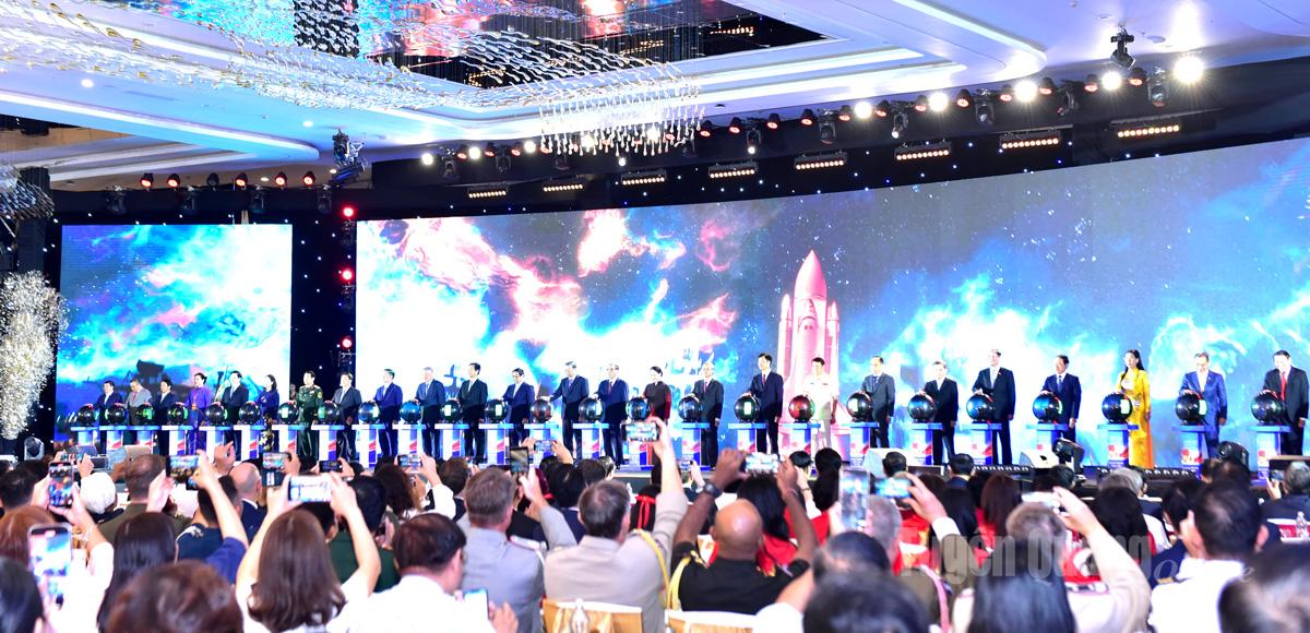 Khai mạc Triển lãm thành tựu đất nước – Nơi hội tụ niềm tự hào dân tộc