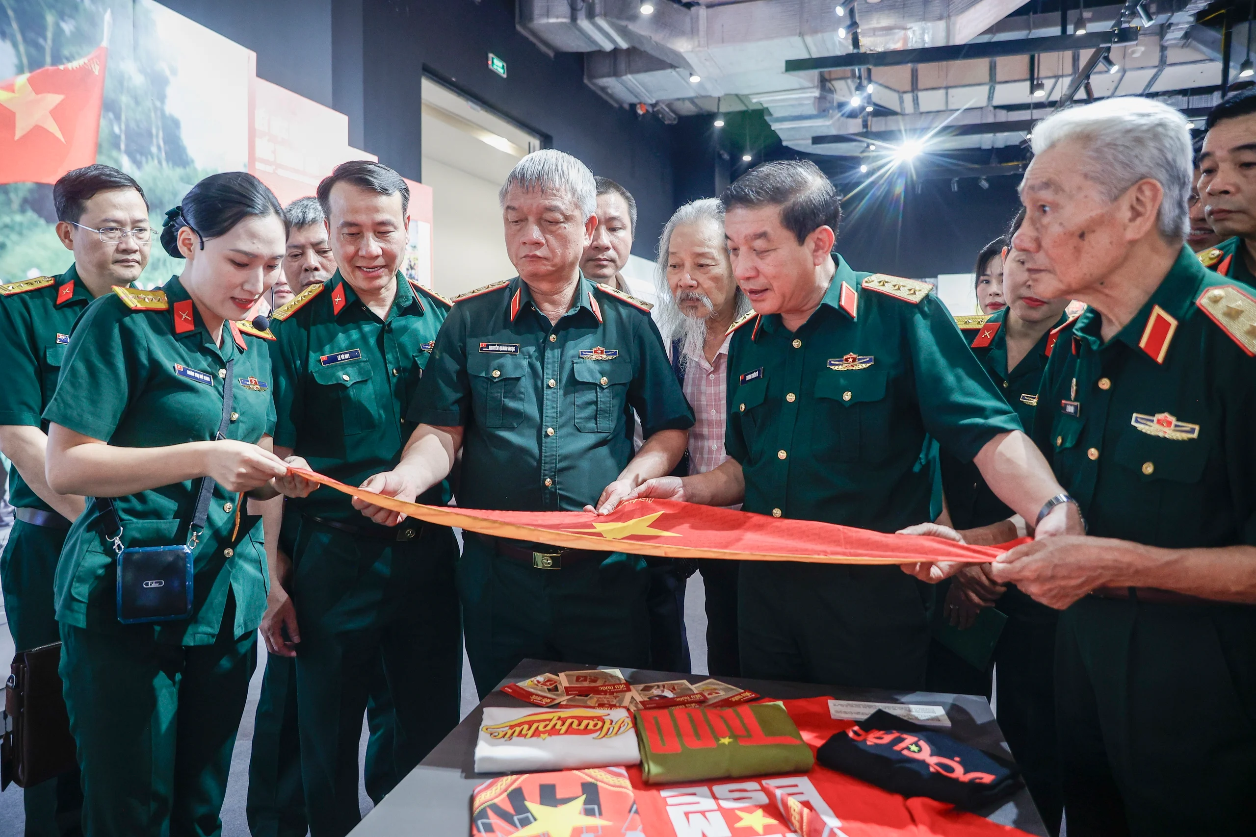 Công nghệ AR đưa lịch sử Việt Nam “sống dậy” giữa lòng Hà Nội