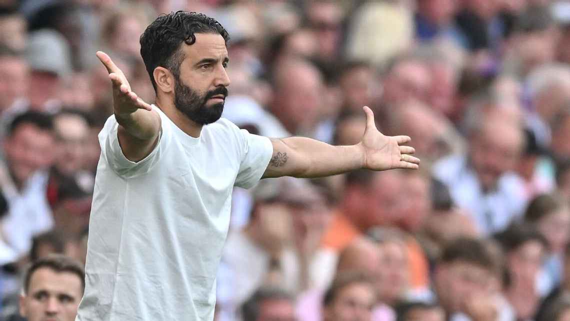 Người kế nhiệm bất ổn: Ruben Amorim chưa bằng Ten Hag ở Old Trafford