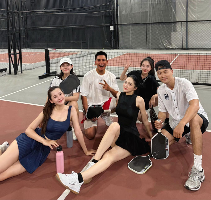 Chi Pu, Anh Tú và dàn sao Vbiz đánh bóng: Khi sân pickleball trở thành “sàn diễn” năng lượng tích cực