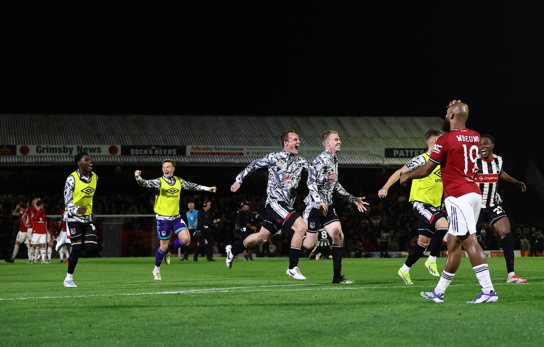 Nỗi buồn nối dài: Man Utd gục ngã trước Grimsby ở loạt luân lưu Cúp Liên đoàn