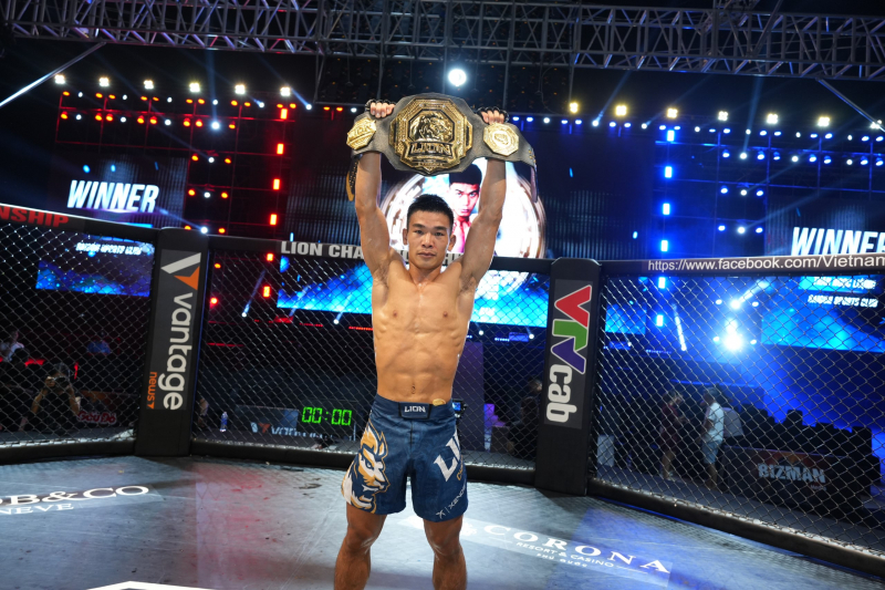 Trần Ngọc Lượng giành đai vô địch hạng 60kg tại LION Championship 25