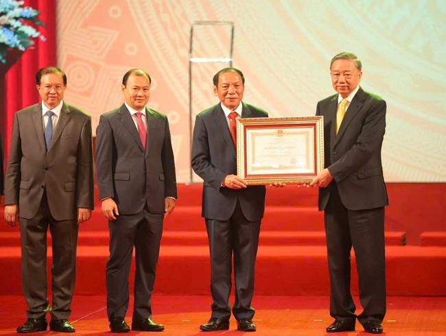 Bộ Văn hóa, Thể thao và Du lịch được trao Huân chương Lao động hạng Nhất nhân kỷ niệm 80 năm truyền thống