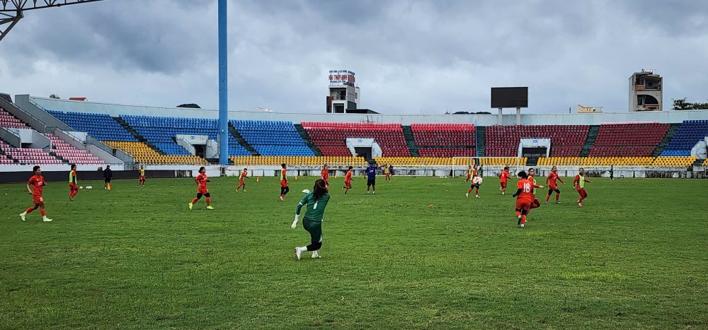 Đội tuyển nữ Việt Nam hăng say rèn quân, quyết tâm chinh phục bán kết AFF Cup nữ 2025