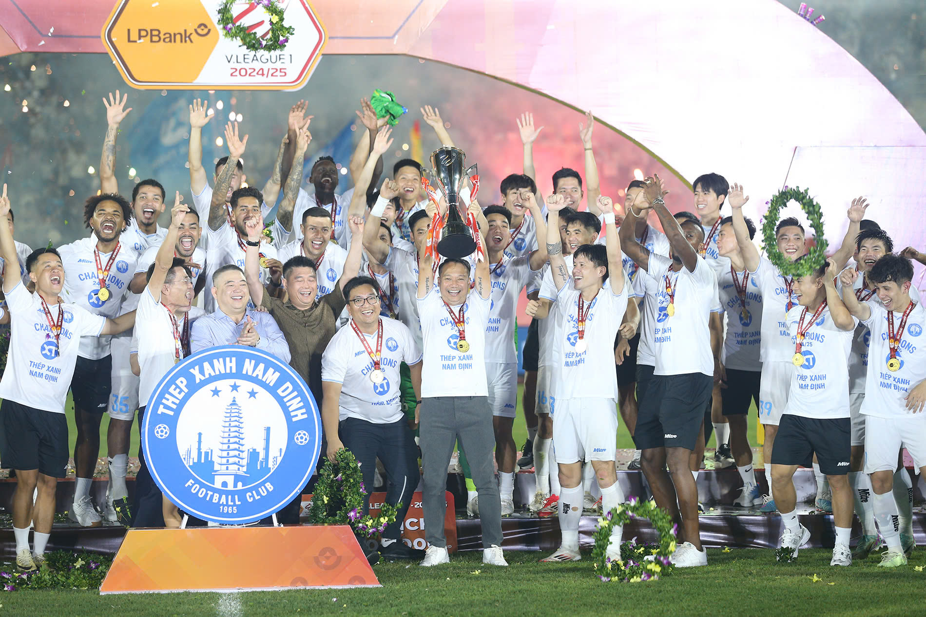 V-League 2025/26: Rực lửa trước ngày khai màn