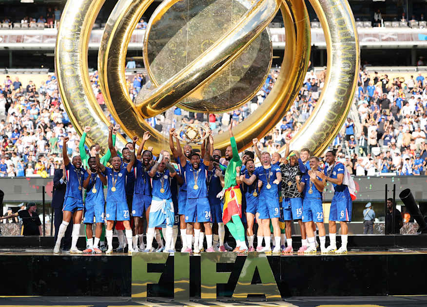 Chelsea – Nhà vô địch thế giới, nhưng vẫn chưa chạm tới đỉnh Premier League