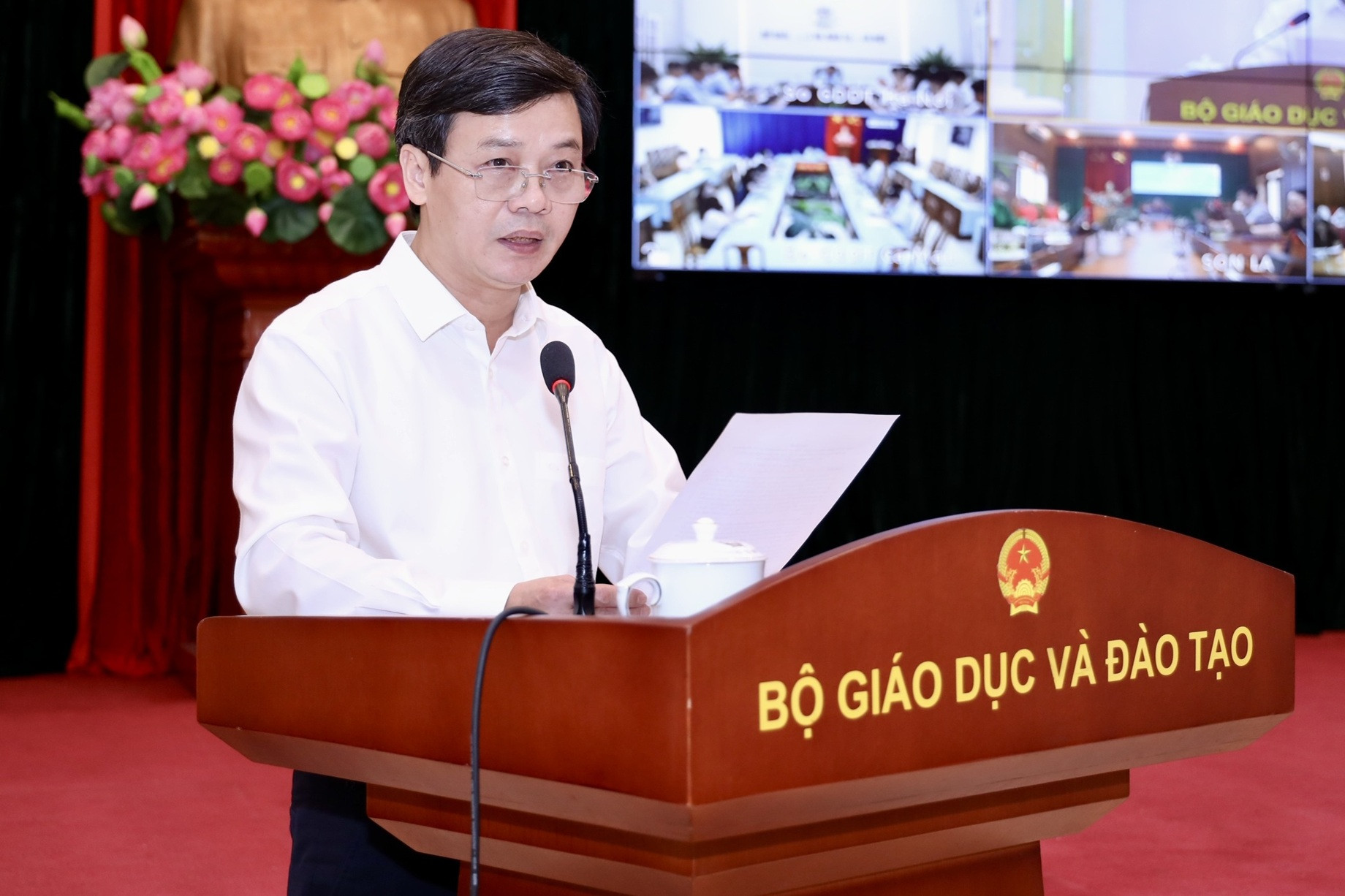 TIẾN TỚI MỘT NỀN GIÁO DỤC GẦN DÂN – ĐỔI MỚI TỪ GỐC TRONG CÔNG TÁC QUẢN LÝ GIÁO VIÊN VÀ HIỆU TRƯỞN