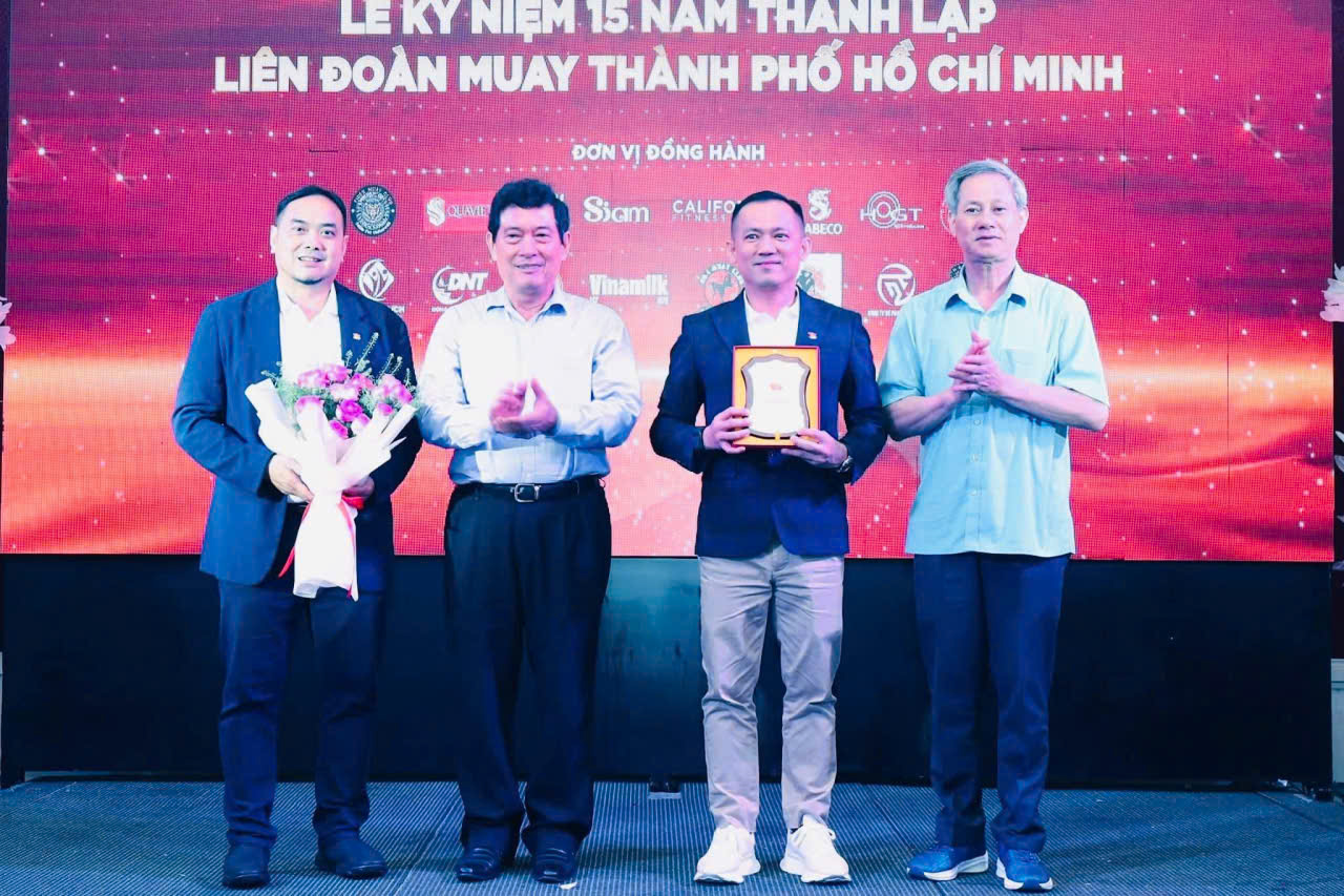 Bài thơ về Giáp Trung Thang – Người thầy Muay Việt Nam