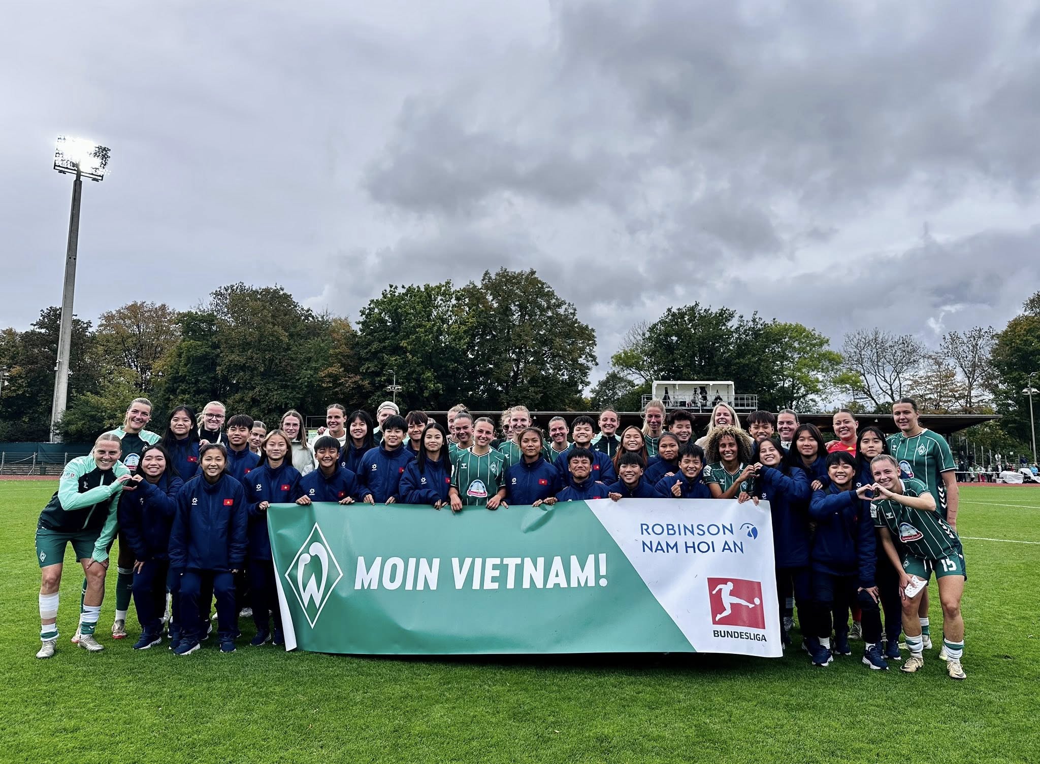 U17 nữ Việt Nam trải nghiệm đáng nhớ tại Bremen trong hành trình Giấc mơ Bundesliga