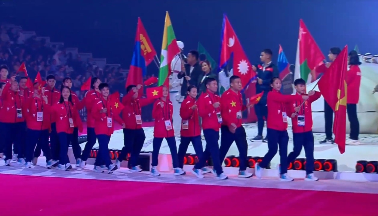 Bùi Tuấn Tú & Đỗ Phương Nguyên – Cầm cờ Đoàn thể thao Việt Nam tại Đại hội thể thao trẻ châu Á 2025