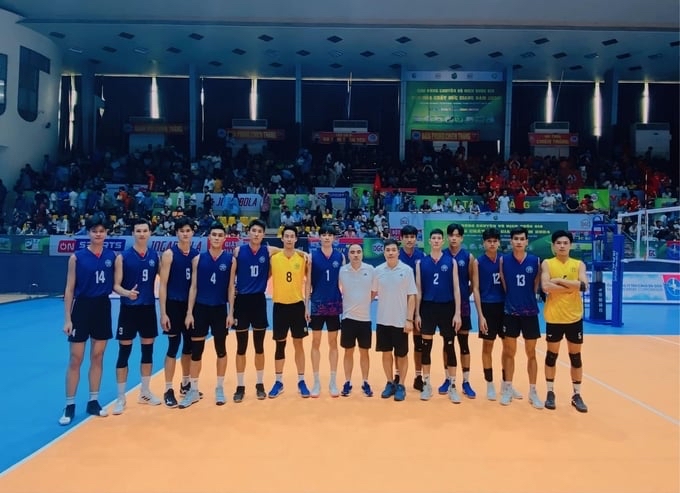 Kuon Mom tái ký cùng CLB Hà Nội cho mùa giải VĐQG 2026