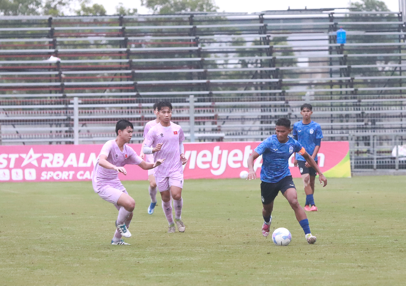 U17 Việt Nam thắng tưng bừng 5-0 trước U17 Campuchia trên sân nhà